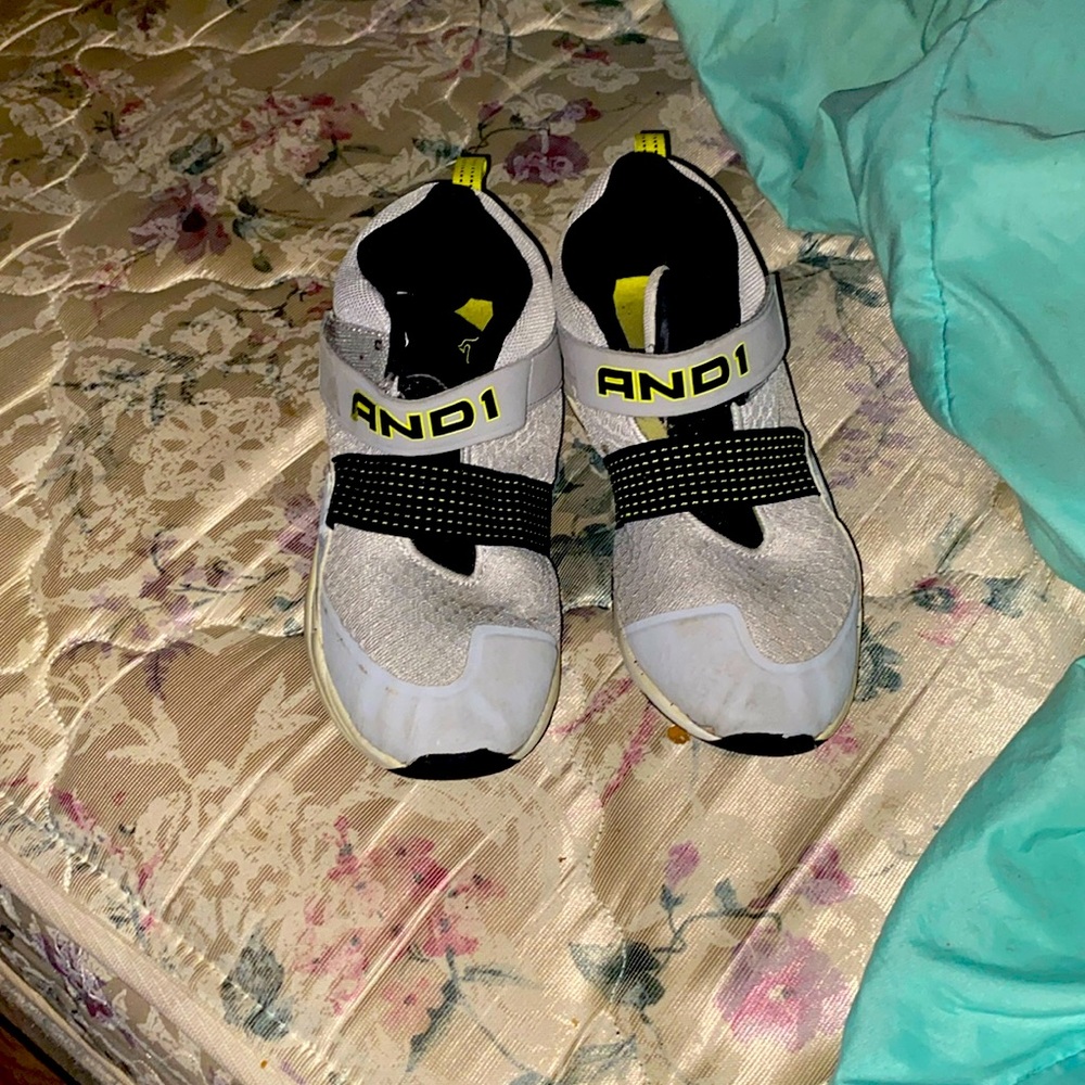 And one shoes, size 6